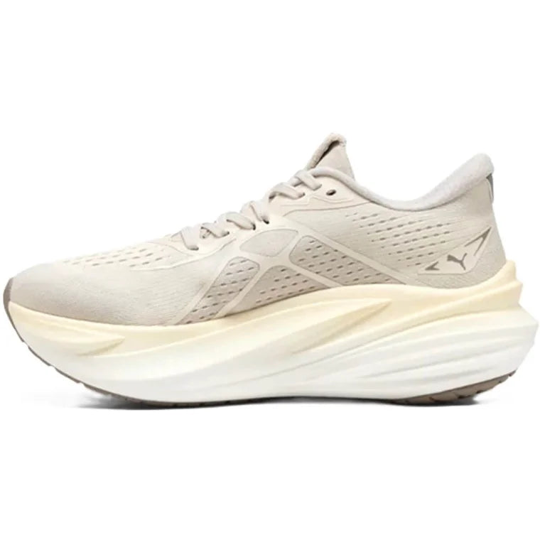 TENIS DE CORRIDA PUMA MAGMAX NITRO 2 - BEGE - FEMININO